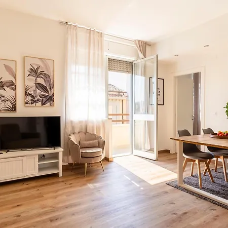And Modern 2 Apts & 1 Room! Livorno