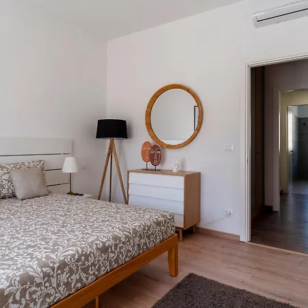 Apartamento And Modern 2 Apts & 1 Room!