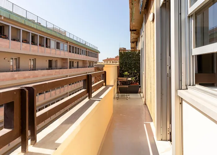 And Modern 2 Apts & 1 Room! Apartamento *