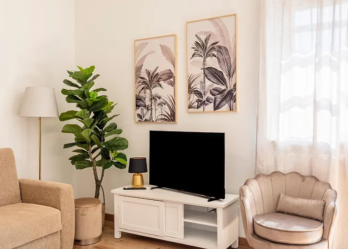 And Modern 2 Apts & 1 Room! *