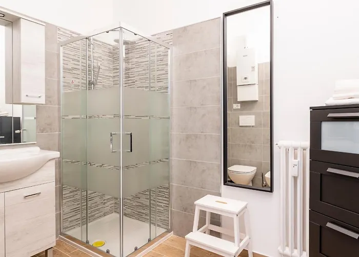 And Modern 2 Apts & 1 Room! Apartamento *