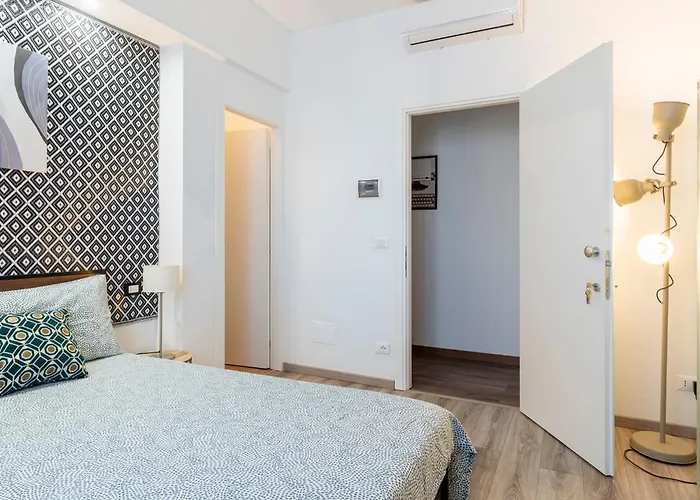 And Modern 2 Apts & 1 Room! Apartamento